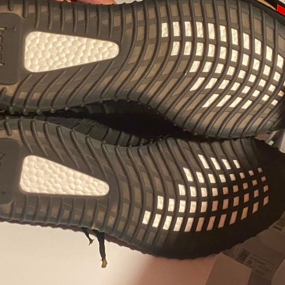 Yeezy Black red bred size 12.5 nwt main image 4